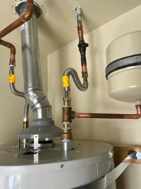 Water heater installation and plumbing repair in Franklin Town